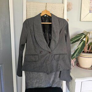 Grey Cropped Blazer – Size Large, Modern Tailored Layering Piece
